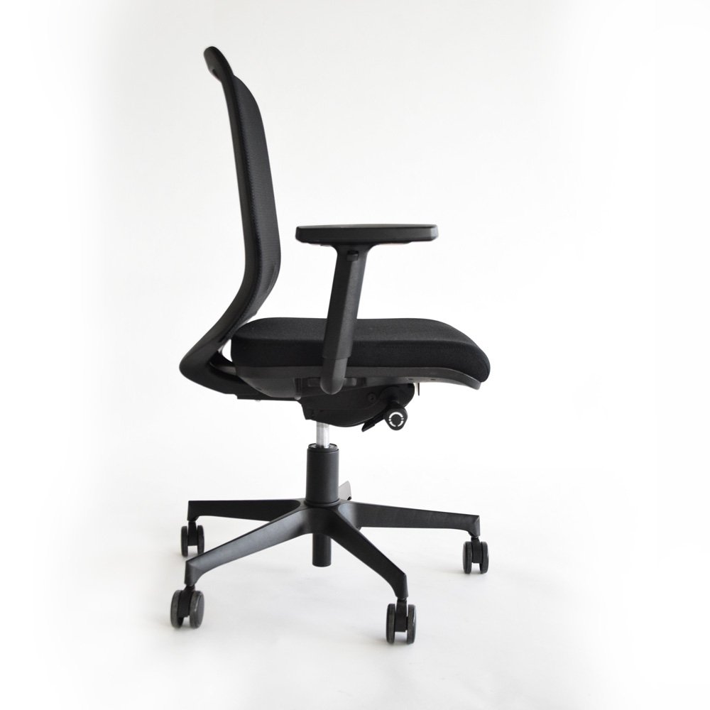 lavori-da-casa-da-oggi-puoi-combattere-il-mal-di-schiena-da-seduto-ti-presento-happychair-la-sedia-per-ufficio-ergonomica-per-una-postura-perfetta