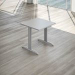Scrivanie Koros con Elemento di Giunzione, Cassettiera Metal Moovy e Libreria Quadrica