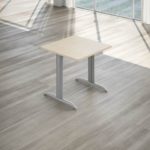 Scrivanie Koros con Elemento di Giunzione, Cassettiera Metal Moovy e Libreria Quadrica