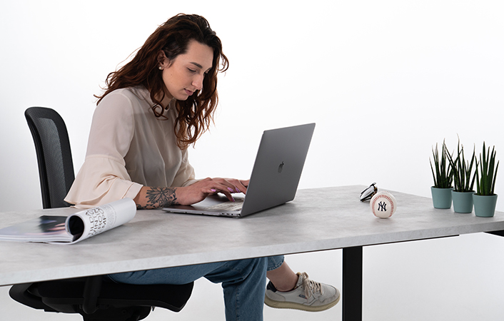 Organizer Da Scrivania In Legno Con Porta Telefono E Portapenne – Docking Station Per Ufficio E Home Office, Compatto Con Scomparti In Feltro
